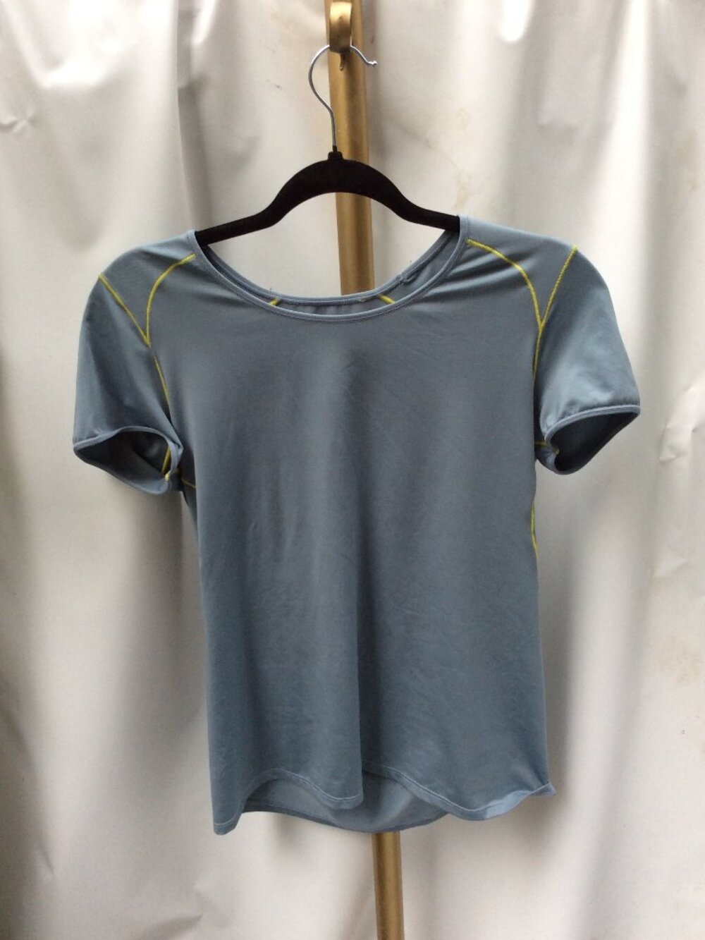 Patagonia Gray Contrast Stitch Short Sleeve Activewear Top Size M